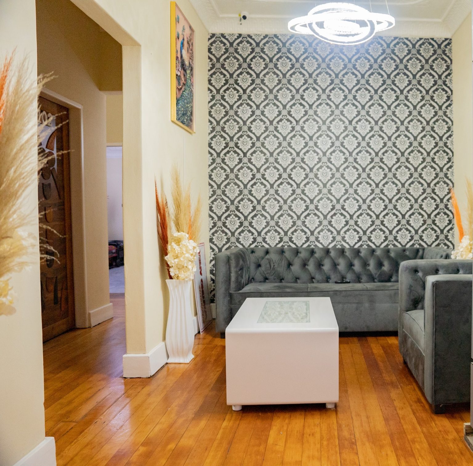 DJ Guest Lodge Lobby